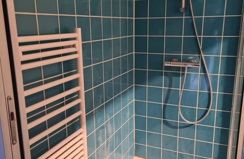La Frette-sur-Seine Apartment | LA FRETTE-SUR-SEINE HAVRE DE PAIX Self-contained studio near train station and amenities