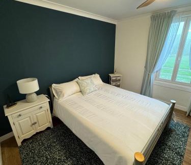 Saint-Martin-de-Riberac House | La Garde - Chambre D'hôte