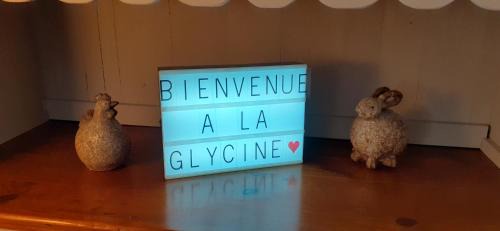 Landevant House | La Glycine