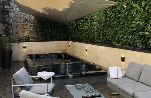 Saint-Genis-Pouilly House | La Grange Emnitan - Superb villa for 12, spa, fitness, home cinema
