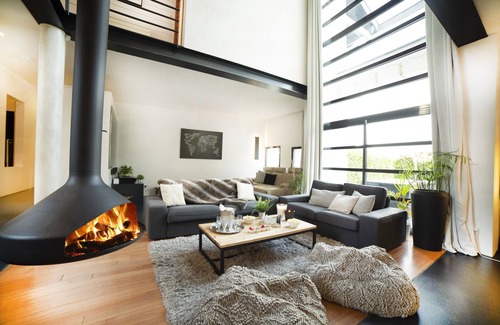 Saint-Genis-Pouilly House | La Grange Emnitan - Superb villa for 12, spa, fitness, home cinema