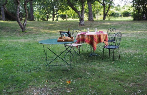 Alluyes Bed & Breakfast | La grange