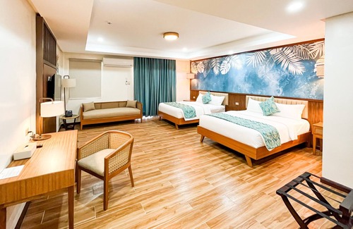 Bagac Hotel | La Jolla Beach Resort
