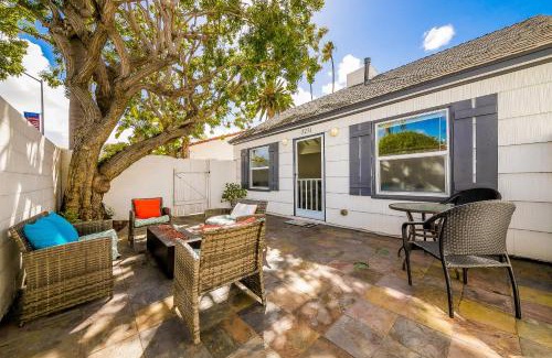 Beach Barber Tract House | La Jolla Beach Retreat Compound