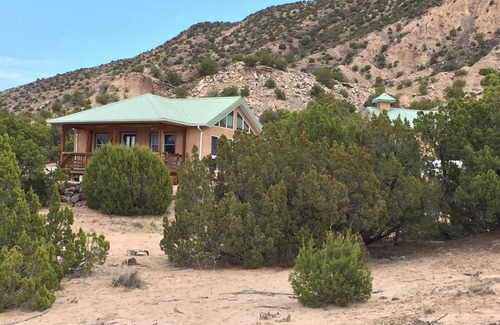 Ojo Caliente House | La Lomita, Quiet Hide-Away, Big Sky, Northern NM Food, Spa, Ski, Hike, Raft