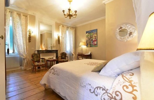 Castelnau-de-Medoc House | La Lyonnaise guest room