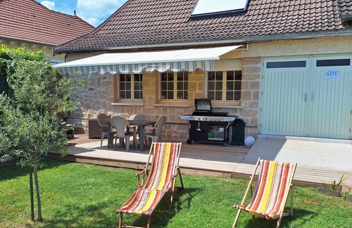 Saint-Pantaleon-de-Larche Apartment | La Maison Corré'Zen, Rated 3*. Heated swimming pool, Air conditioning,