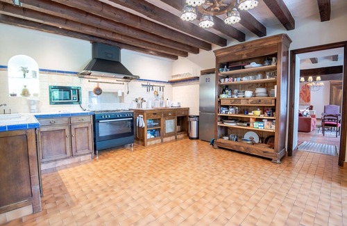 Mosnes House | La Maison aux Mille Fleurs