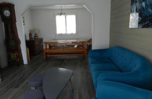 Saint-Laurent-sur-Mer House | La Maison Blanche