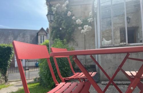 Tracy-le-Mont Apartment | La Maison Bleue