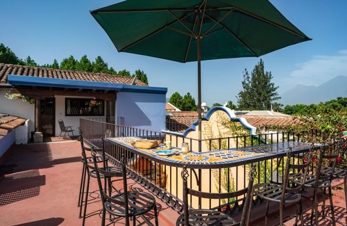 Antigua Guatemala House | La Maison Bleue w/pool & parking Center of Antigua