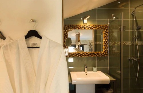 Crillon-le-Brave Hotel | La Maison de Crillon