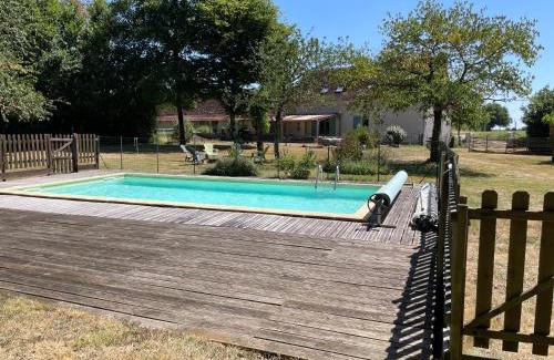 Flere-la-Riviere Villa | La Maison de Maître, Loire Gîte