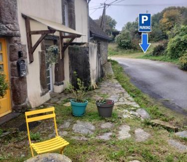 Berrien House | "La Maison de Poupée" Gîte cosy Monts d'Arrée proche Huelgoat Bretagne