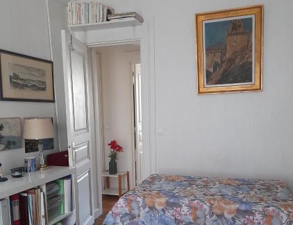 15th Arrondissement Apartment | La maison rouge