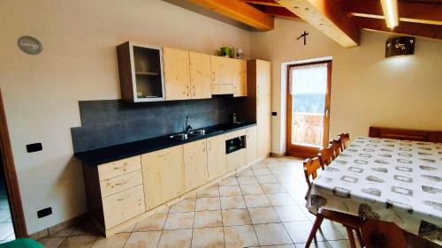 Colle Santa Lucia Apartment | La Majon