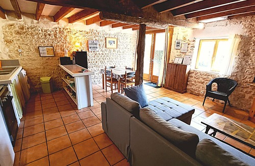 Saint-Just-Luzac House | La Mangeoire 2 bedroom gite