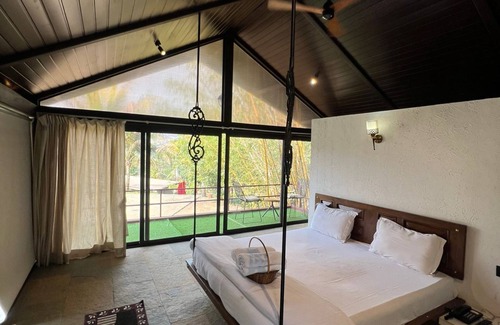 Ghodegaon Hotel | La Moire Resort
