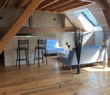 Amne Apartment | La Parenthèse - Studio atypique - Piscine - Proche Le Mans
