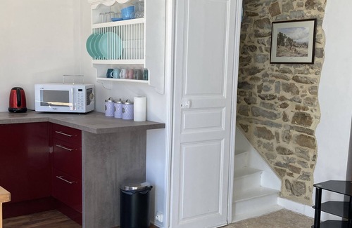 Pre-en-Pail House | La Petite Maison - self catering