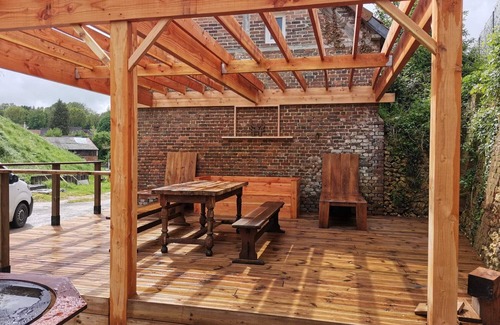 Bezu-Saint-Eloi House | LA PERGOLA Lovely brick and half-timbered house