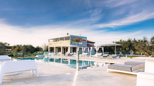 San Vincenzo Villa | La Perla tra gli Ulivi 12, Emma Villas
