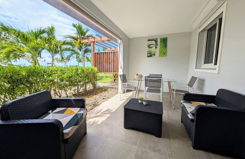 Tartane Apartment | LA PERLE Apartment sea-beach view 15 meters away