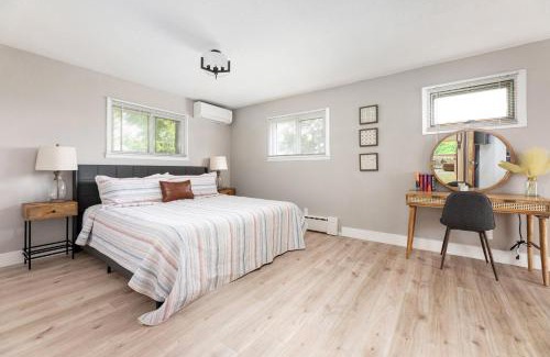 Williamsburg House | La Petite Ferme - Newly Renovated 3BDR Farmhouse - 6200
