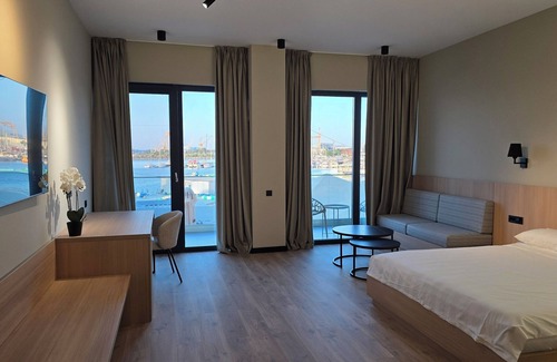 Mangalia Bed & Breakfast | La Plage Boutique