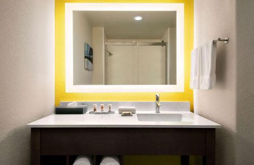 Clovis Hotel | La Quinta by Wyndham Clovis CA