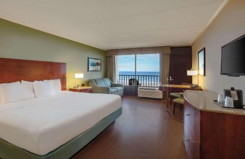 Avon By The Sea Hotel | La Quinta by Wyndham Cocoa Beach Oceanfront