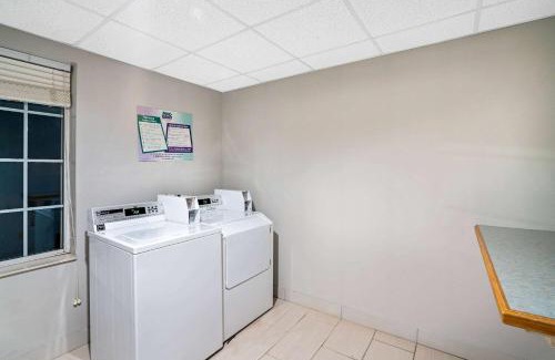 Powell Hotel | La Quinta by Wyndham Knoxville North I-75