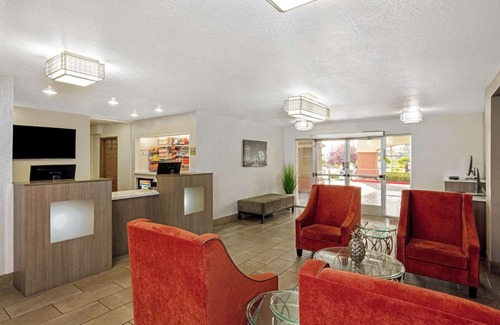 Peccole Ranch Hotel | La Quinta by Wyndham Las Vegas RedRock/Summerlin