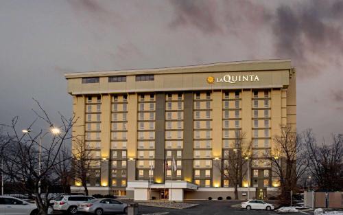 Metro Center Hotel | La Quinta by Wyndham Springfield
