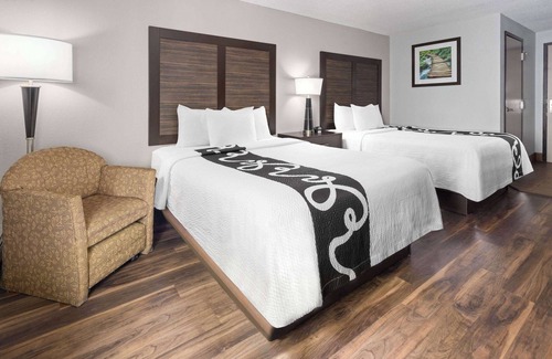 Williamsville Hotel | La Quinta Inn by Wyndham Buffalo Airport
