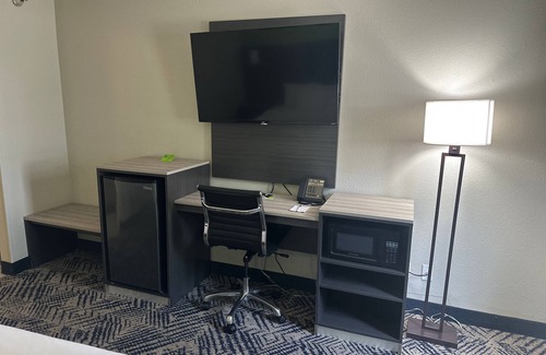 South Central Omaha Hotel | La Quinta Inn by Wyndham Omaha Southwest