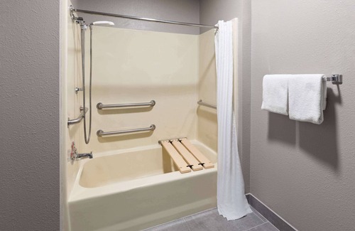 Sheboygan Hotel | La Quinta Inn by Wyndham Sheboygan