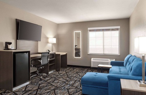 Stone Oak Hotel | La Quinta Inn & Suites by Wyndham San Antonio N Stone Oak