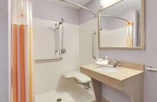 Corsicana Hotel | La Quinta Inn & Suites by Wyndham Corsicana