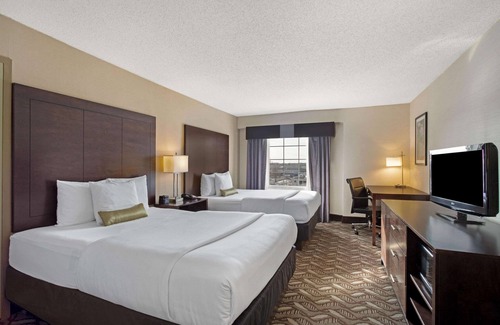 Metro Center Hotel | La Quinta Inn & Suites by Wyndham Springfield MA
