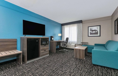 Weatherford Hotel | La Quinta Inn & Suites by Wyndham Weatherford