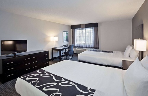 Charleston Hotel | La Quinta Inn & Suites by Wyndham Charleston Riverview