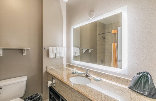 Granbury Hotel | La Quinta Inn & Suites by Wyndham Granbury