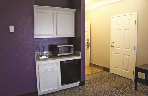 Pearland Hotel | La Quinta Inn & Suites by Wyndham Pearland - Houston South