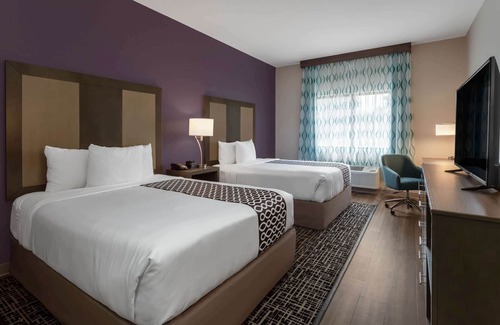 Wichita Hotel | La Quinta Inn & Suites by Wyndham Wichita Airport