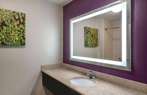 Latham Hotel | La Quinta Inn & Suites by Wyndham Latham Albany Airport
