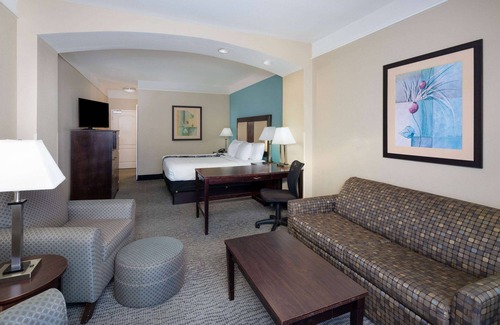 Pooler Hotel | La Quinta Inn & Suites by Wyndham Savannah Airport - Pooler