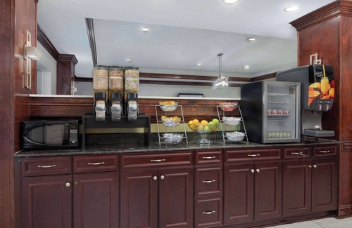 Pooler Hotel | La Quinta Inn & Suites by Wyndham Savannah Airport - Pooler