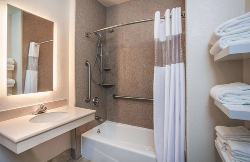 Dublin Hotel | La Quinta Inn & Suites by Wyndham Dublin - Pleasanton