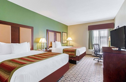 Witmer Hotel | La Quinta Inn & Suites by Wyndham Lancaster